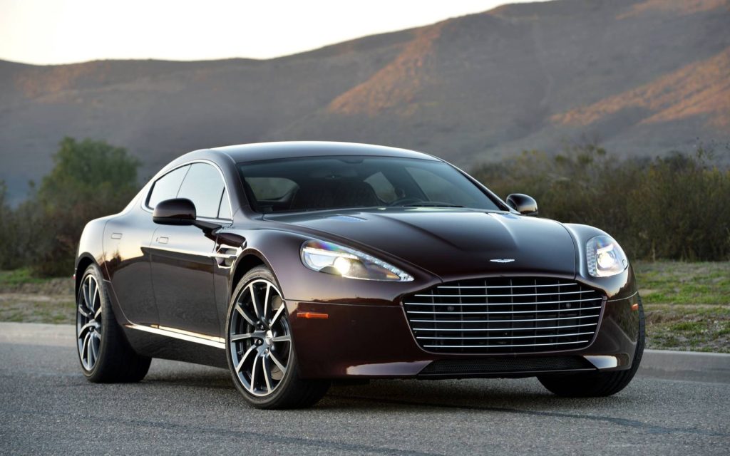 Rapide S — Trois quarts avant, bordeaux, route de montagne